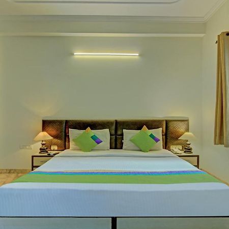 Itsy Hotels Swastika Inn Sector 26 Noida Eksteriør bilde